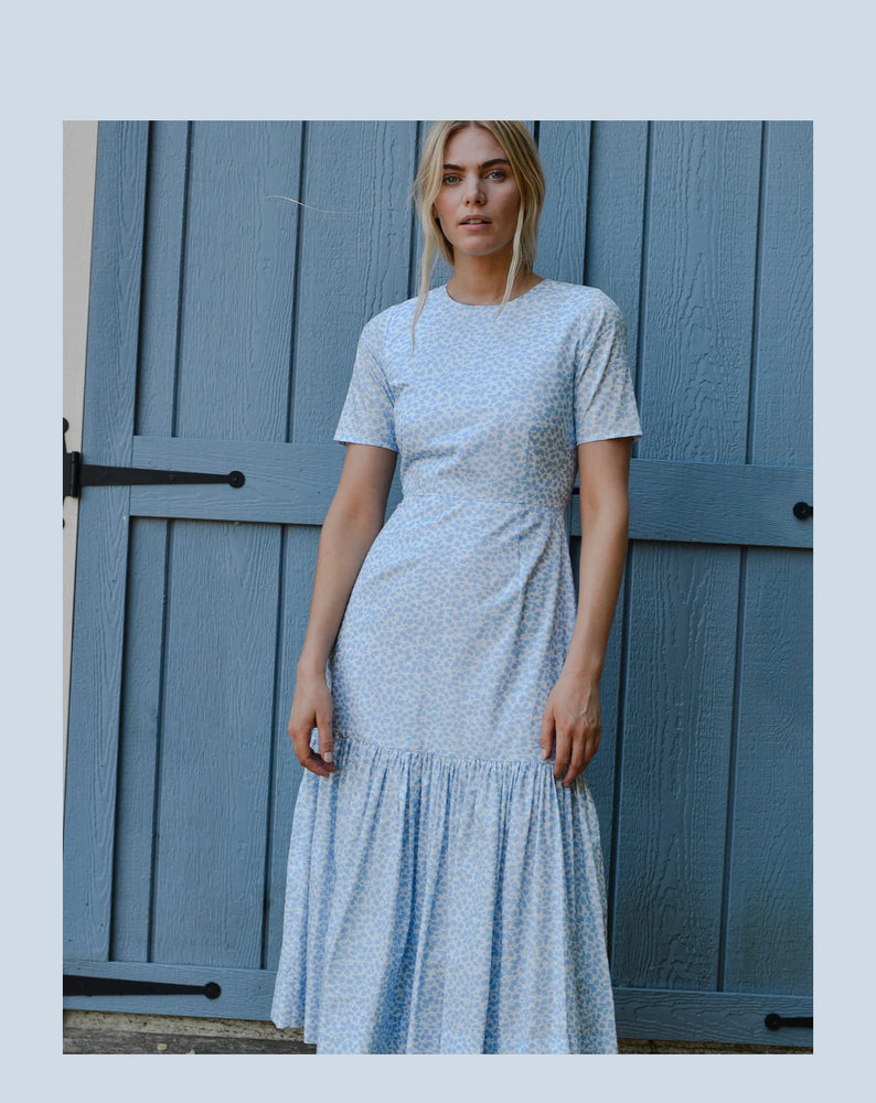 
                
                    Load image into Gallery viewer, Coco Shop Tshirt Sleeve Dress
                
            