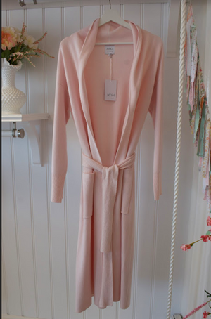 
                
                    Load image into Gallery viewer, Misa  Blush Robe  Pink
                
            
